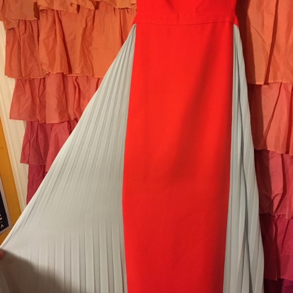 Prom dress - Picture 2 of 6